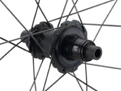 ZIPP Set De Roues En Carbone 858 NSW Tubeless Disc Center Lock Modèle 2023 -Magasin De Sport De Vélo 461871