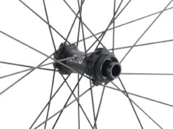 Dt-swiss Set De Roues M 1900 SPLINE 30 Disc Center Lock 27,5" 11 Dt-swiss Set De Roues M 1900 SPLINE 30 Disc Center Lock 27,5" -Magasin De Sport De Vélo 470771